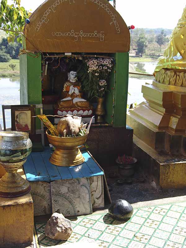 Shrine, Kyauk Ka Lap