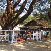 Huinpale railway station