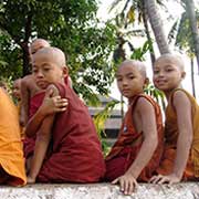 Young monks, Hpa-an