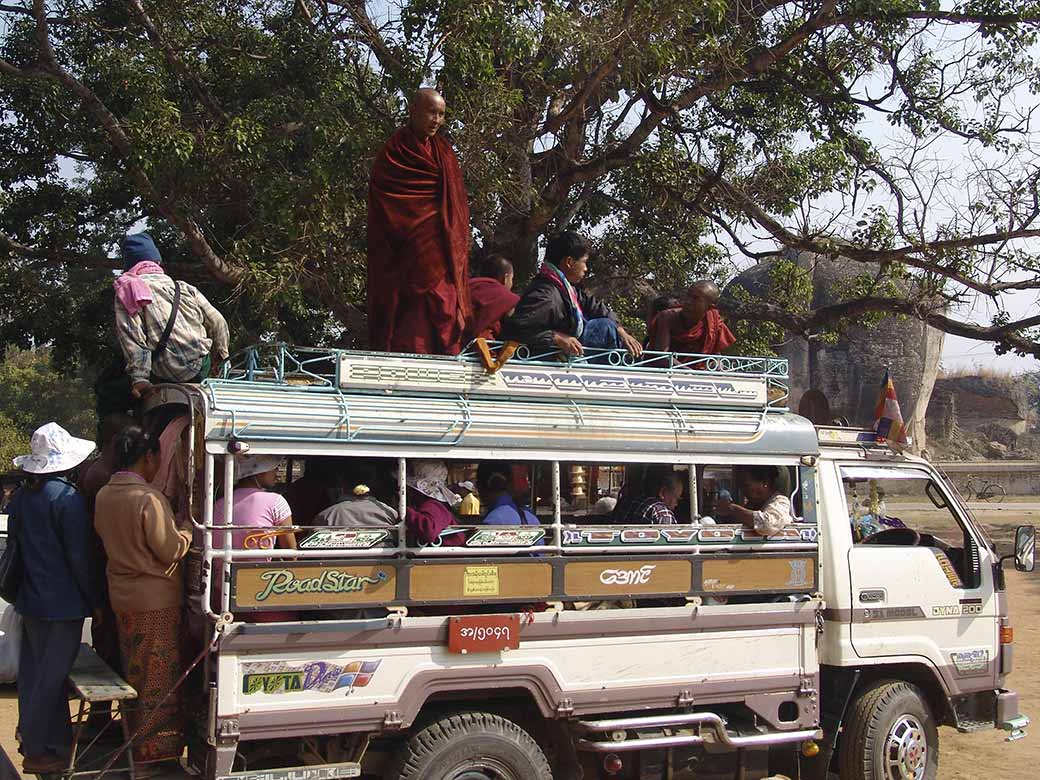 Passenger truck