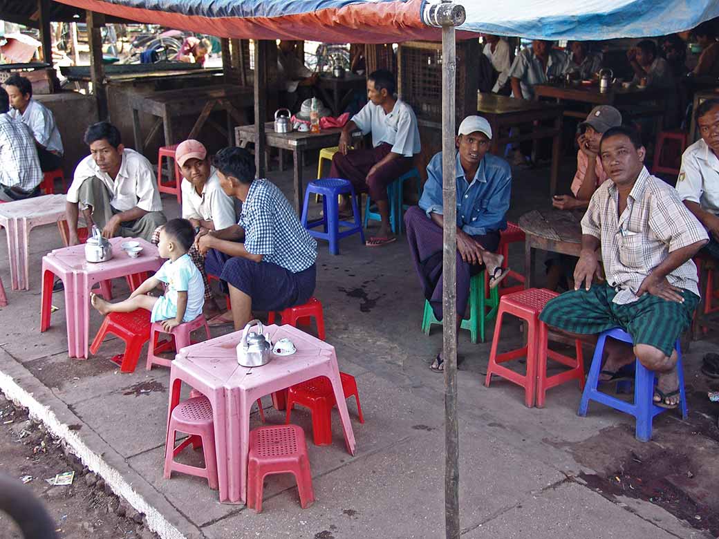 Roadside café, Twante