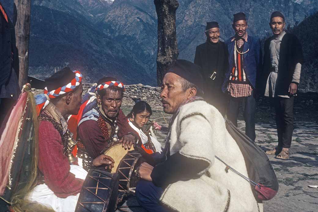 Men dance, Bumbu ceremony