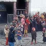 Women and children, Tarke Ghyang