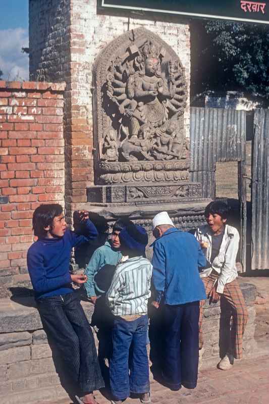 Meeting at a bas relief