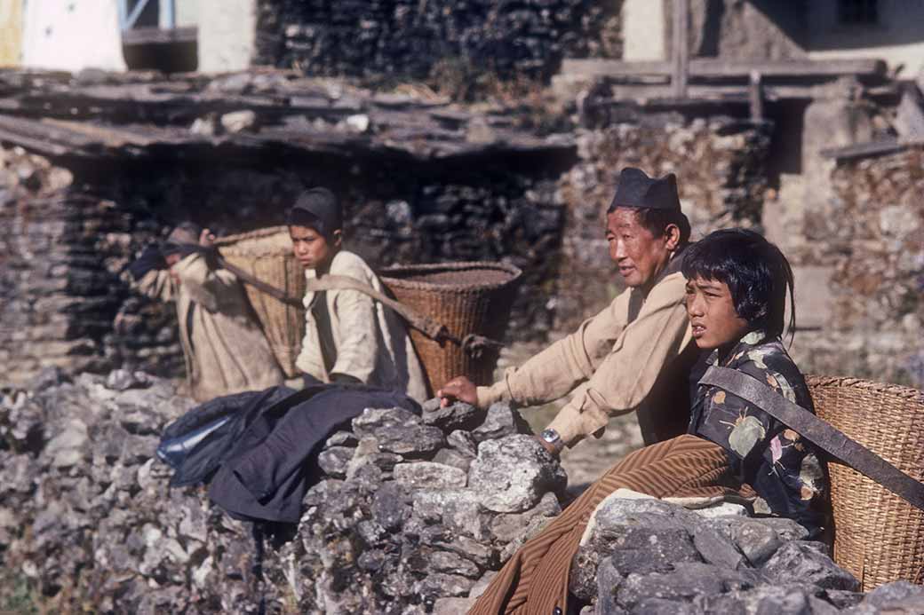 Sherpa carriers, Tarke Ghyang