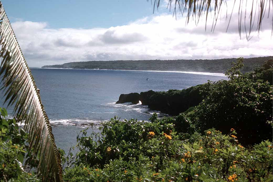 The bay of Alofi