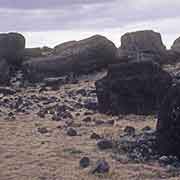 Moai and pukao, Ahu Akahanga