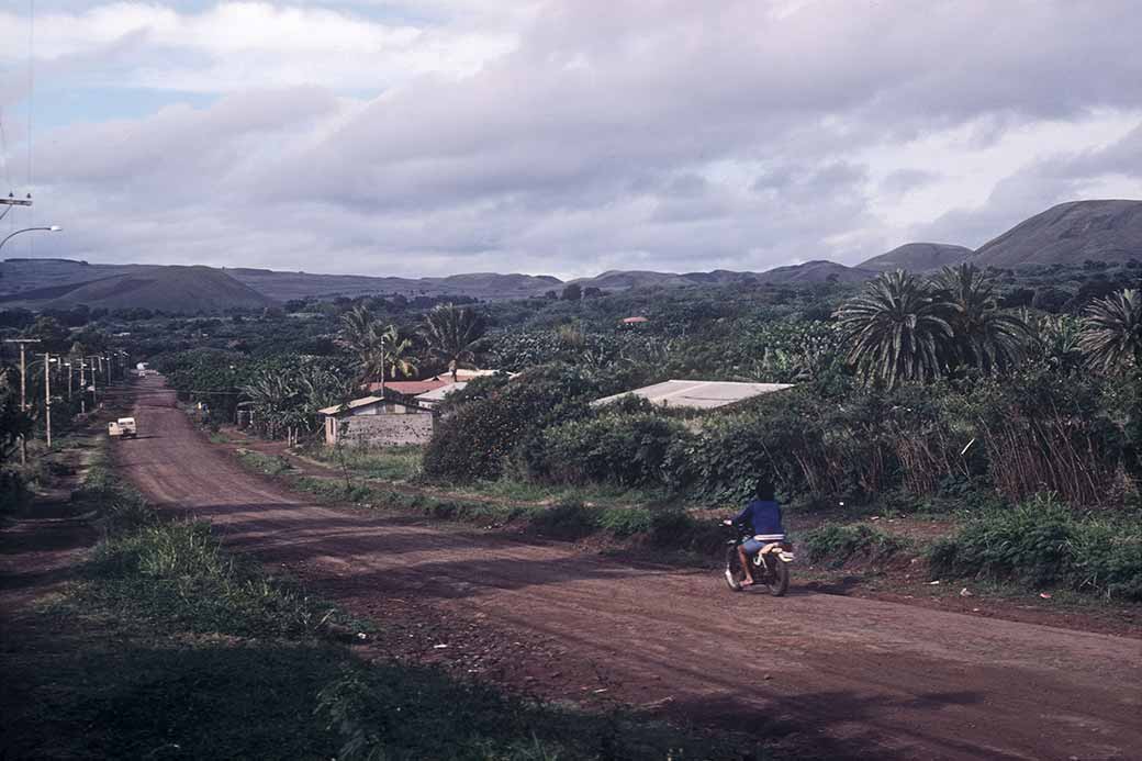 Road, Hanga Roa