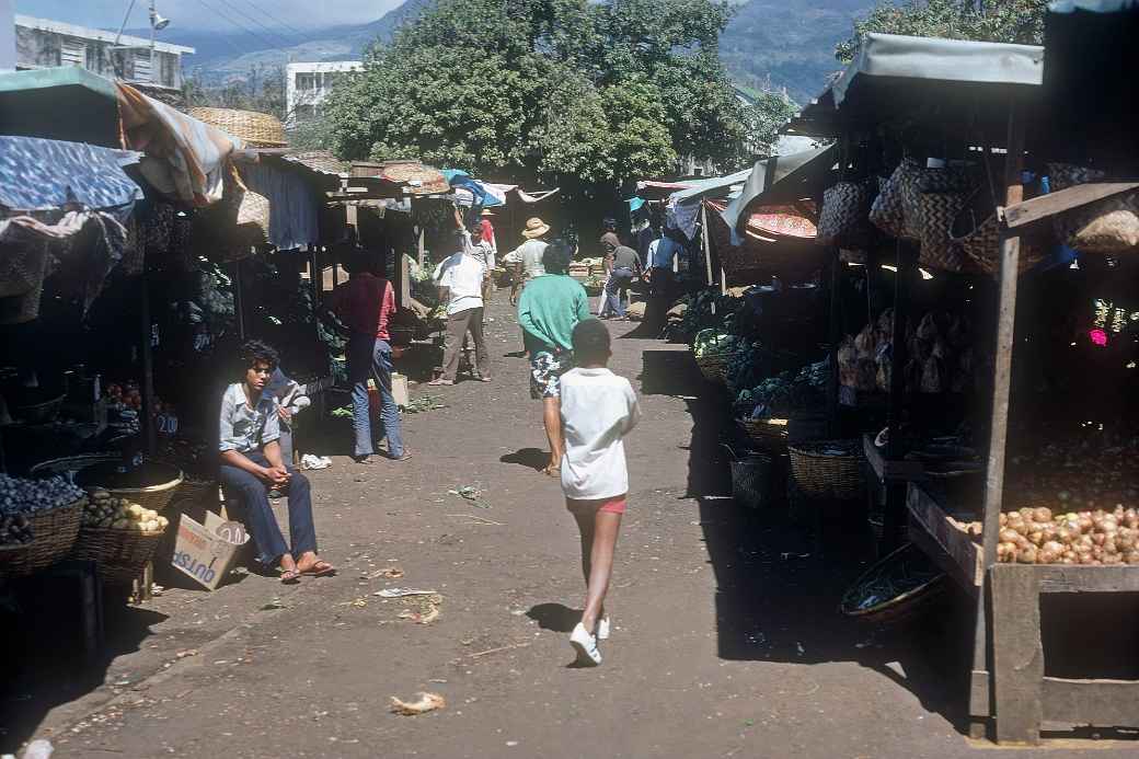 Market, Saint-Denis