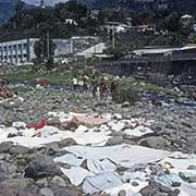 Drying laundry, Saint-Denis