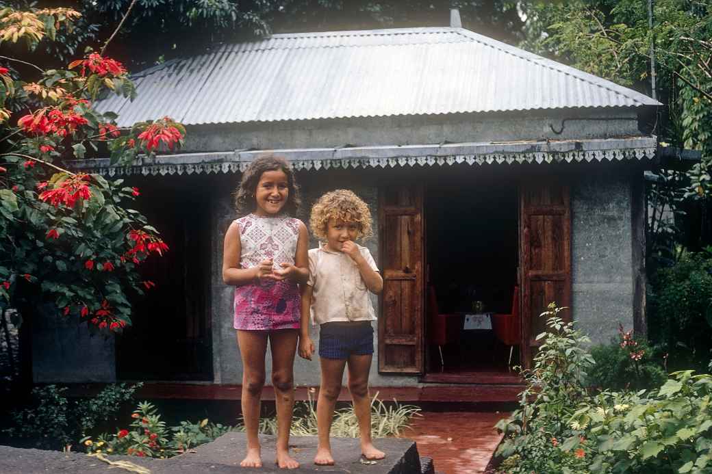 Girls, Le Petit Saint-Pierre