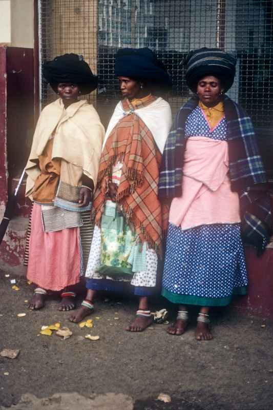 Three Fingo women