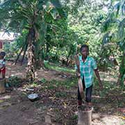 Pounding cassava, Gunsi