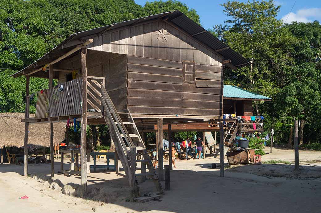 Elevated house, Palumeu