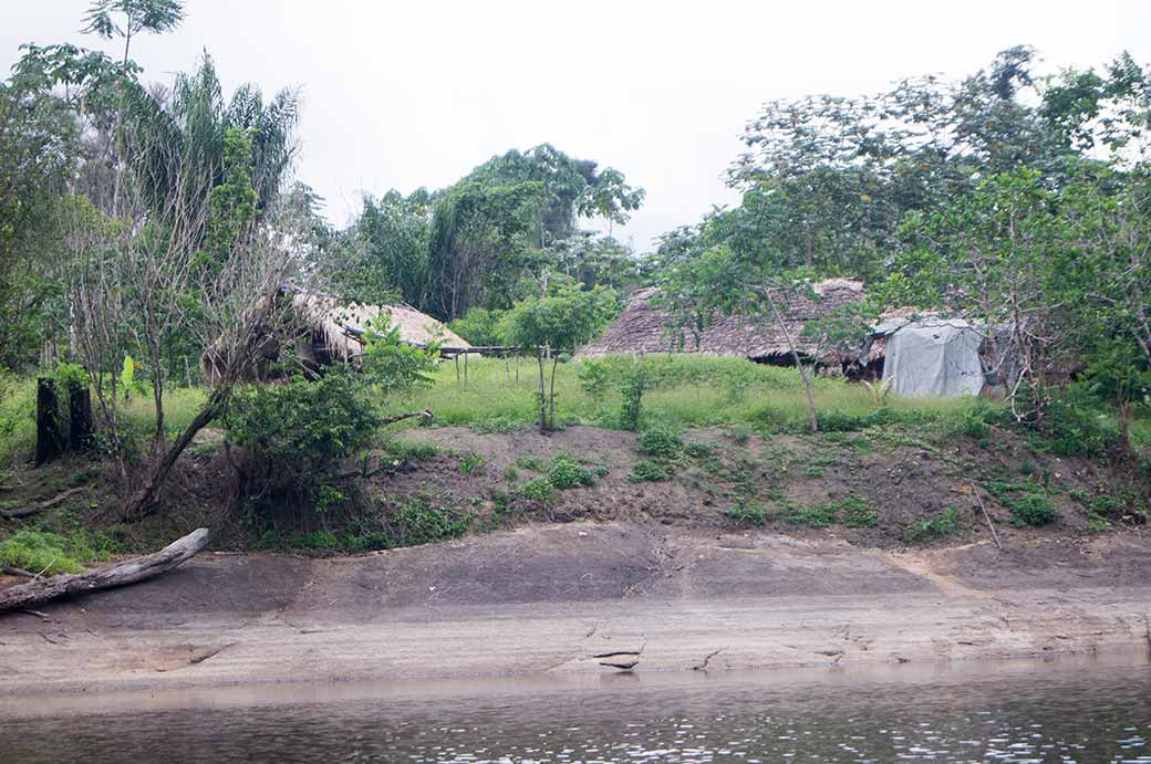 Houses along Palumeu river