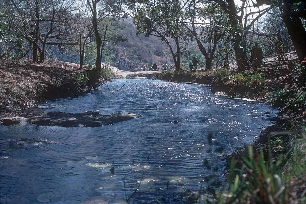 Near Mpopomeni Falls