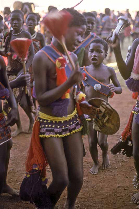 Small girls dancing