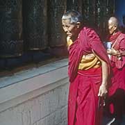 Nuns, prayer wheels, Tsuglagkhang