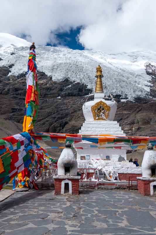 Chorten at Karola glacier