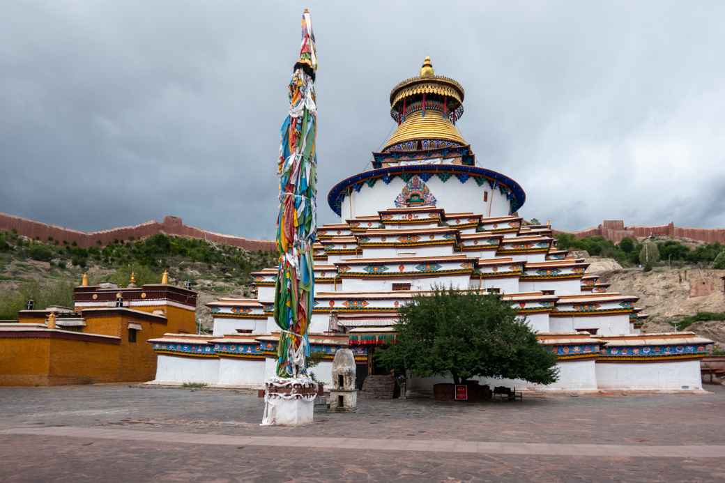 Kumbum stupa, Palcho Monastery