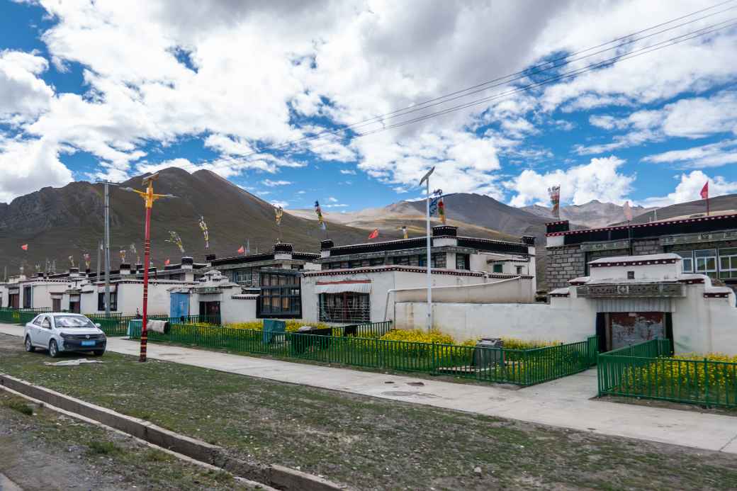 Between Lhasa and Gyantse