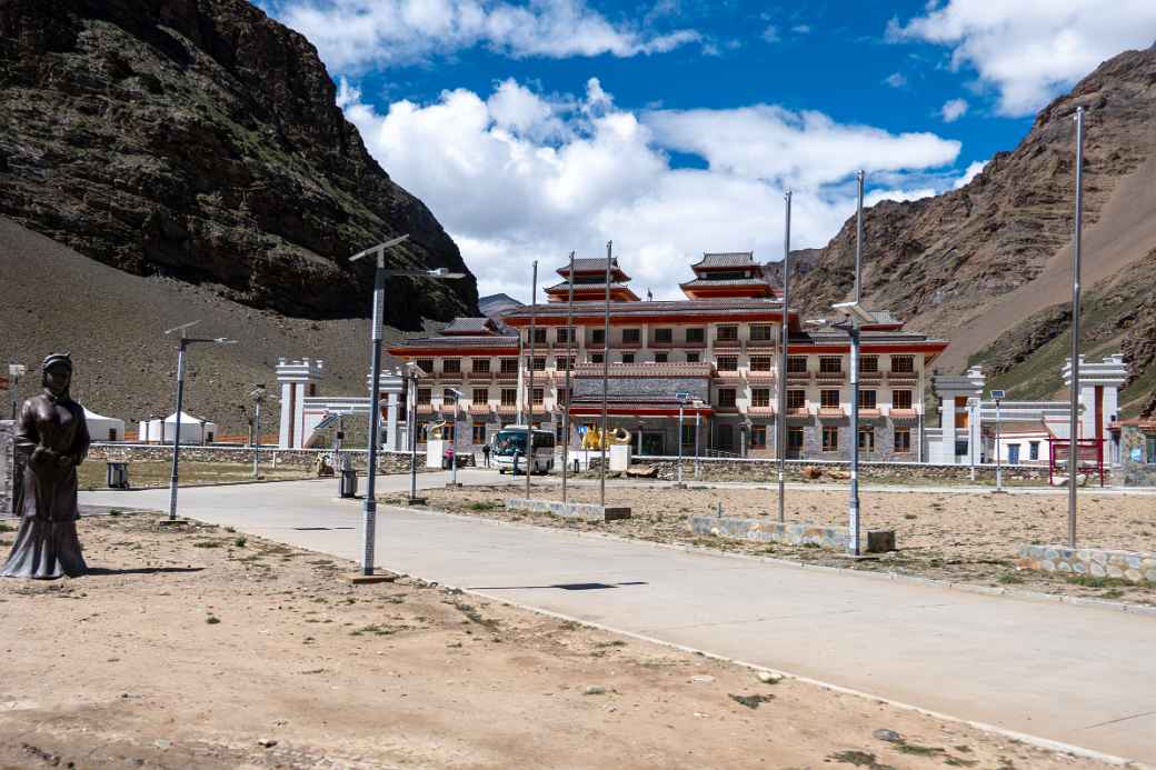 Between Lhasa and Gyantse