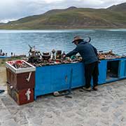 Souvenirs, Yamdrok Yumtso lake