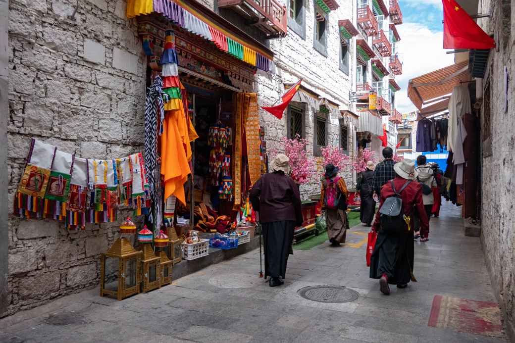 Narrow street, Barkhor