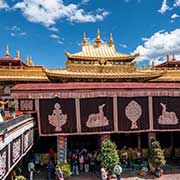 Courtyard, Jokhang temple