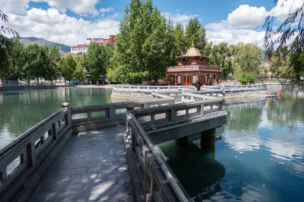 Park near the Potala