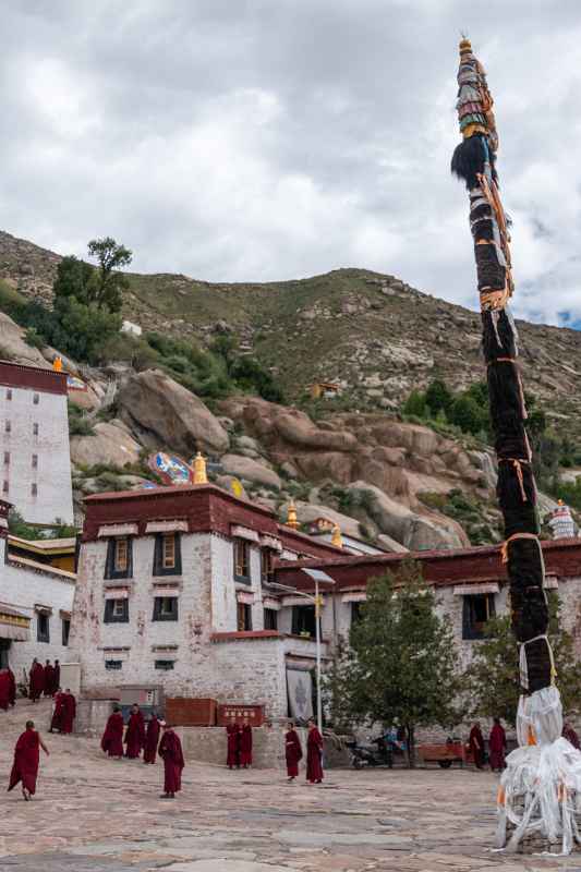 Flagpole, Sera Monastery