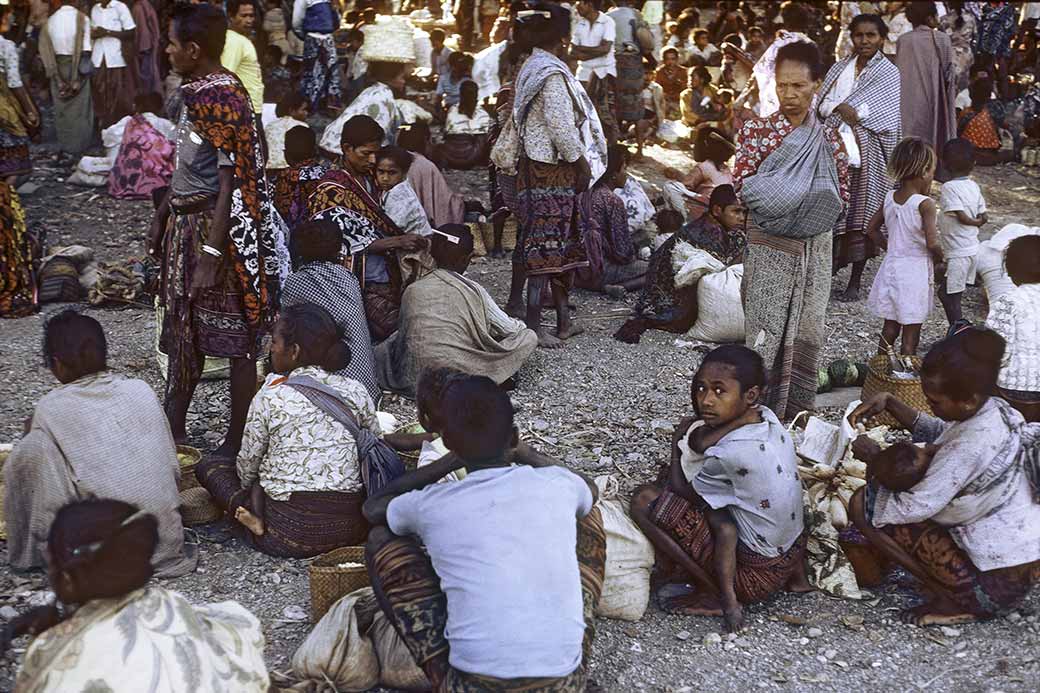 Pasar Tono traders