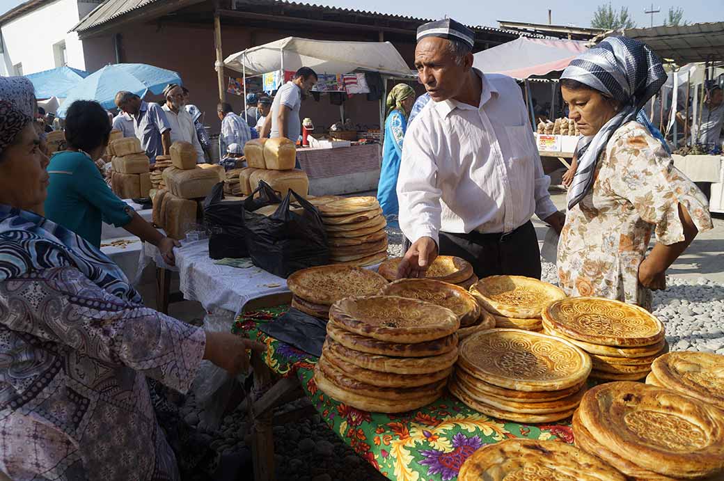 Selling bread, Qumtepa bazaar