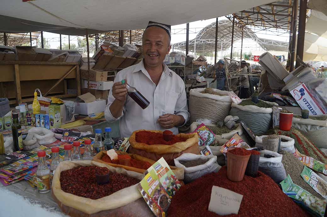 Selling spices, Qumtepa bazaar