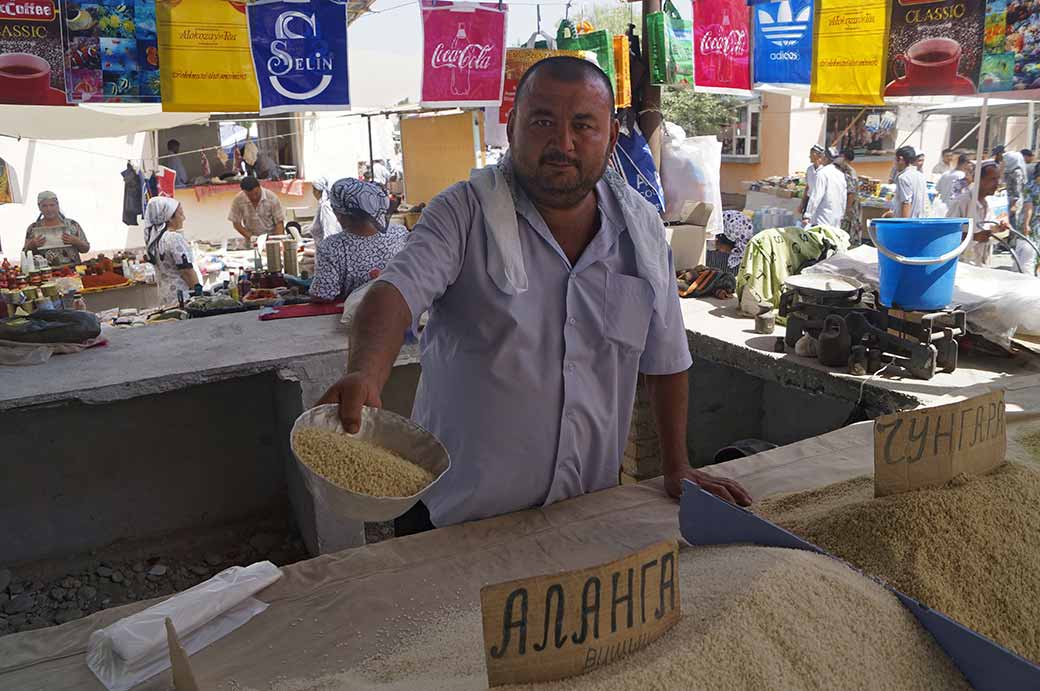 Selling carrots, Qumtepa bazaar