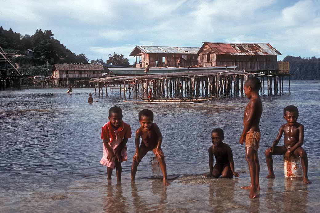 Children at Hamadi