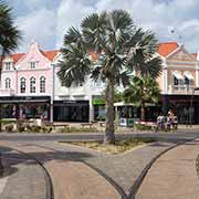 Plaza Chipi Chipi, Oranjestad