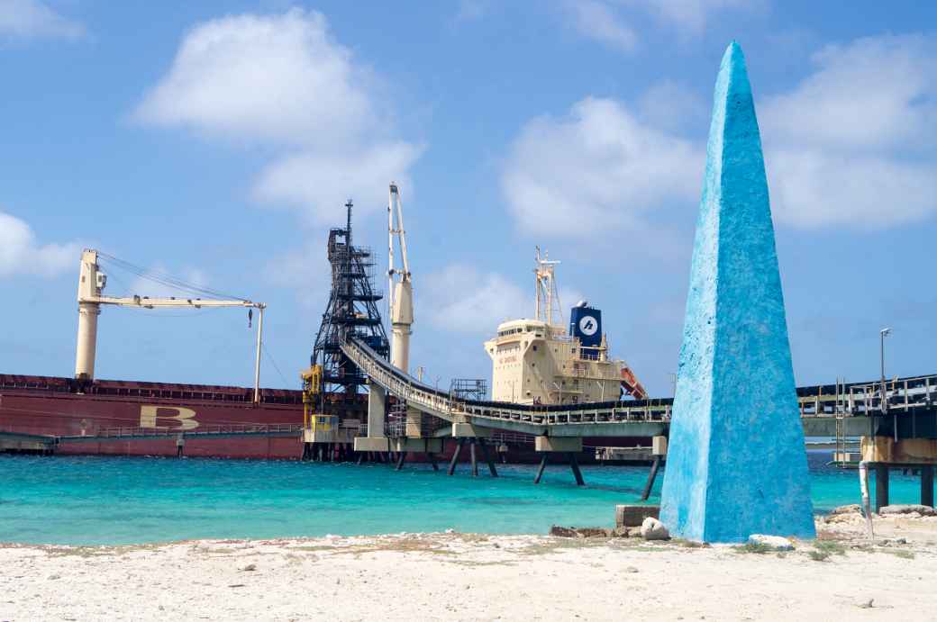 Salt Pier and obelisk, Bonaire