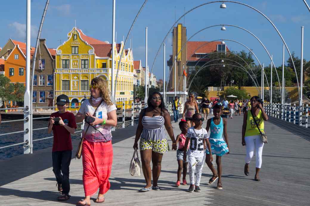 Koningin Emmabrug, Willemstad