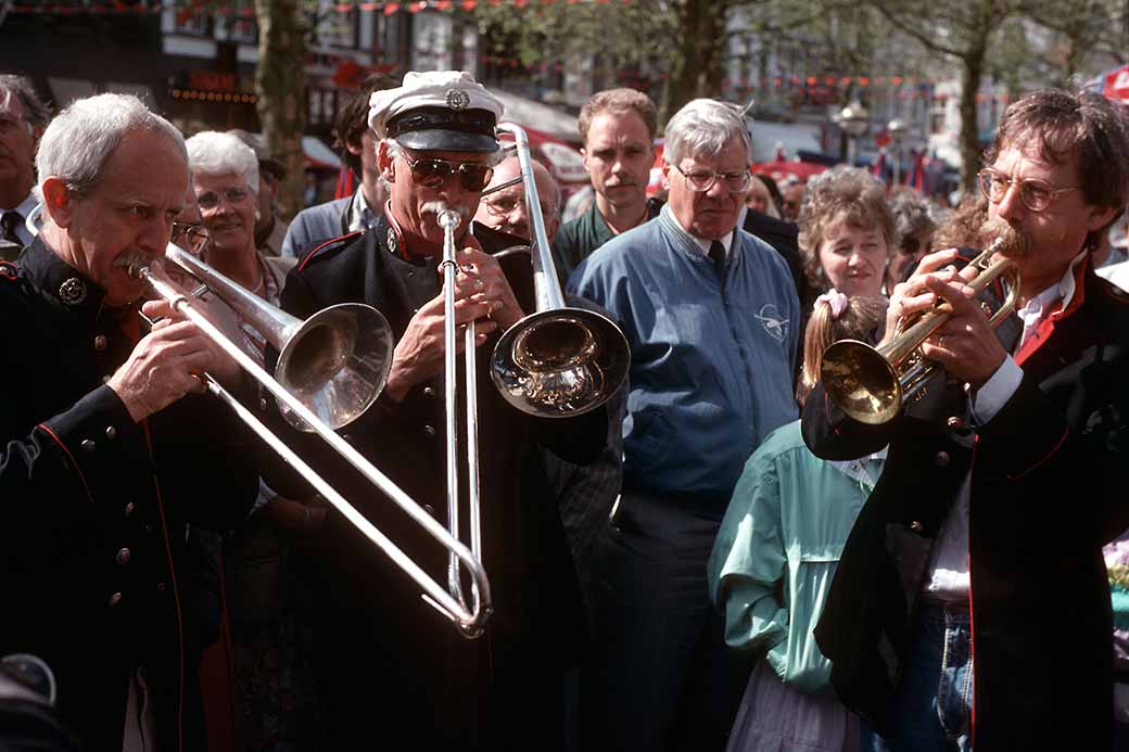 Jazz band playing