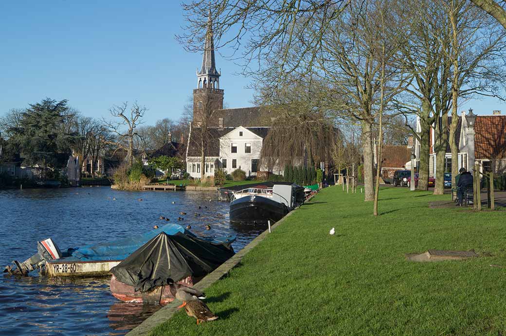 Along Havenrak, Broek In Waterland