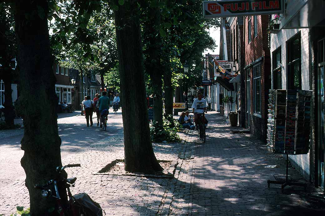 Dorpsstraat,  Oost-Vlieland