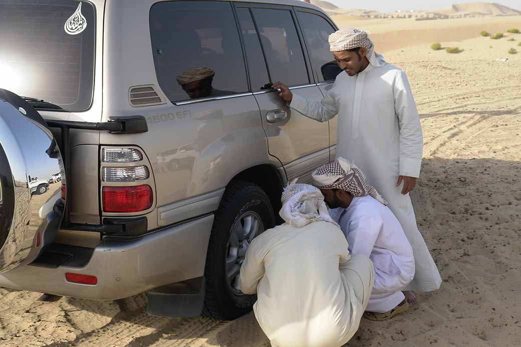 Releasing tyre pressure